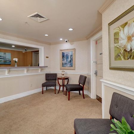 Anchorage Inn And Suites Портсмут Экстерьер фото